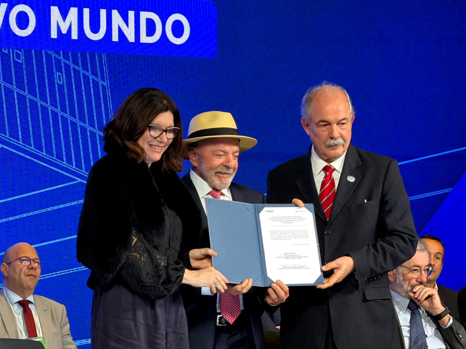 Petrobras e BNDES firmam parceria para avaliar oportunidades em pesquisa, desenvolvimento e inovação em minerais críticos