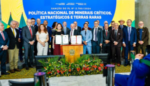 Municípios mineradores conquistam voz no conselho que definirá futuro dos minerais críticos no Brasil